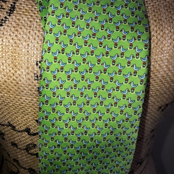 Jos. A. Bank Green Executive Tie with Blue Little Seagulls on it. - Picture 3 of 4